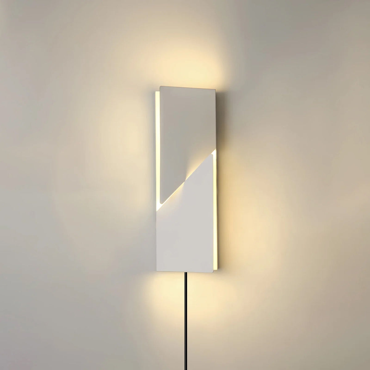 Shadows Grand Plug-in Sconce