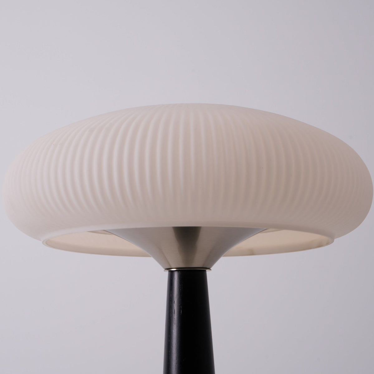 Aeruno Table Lamp
