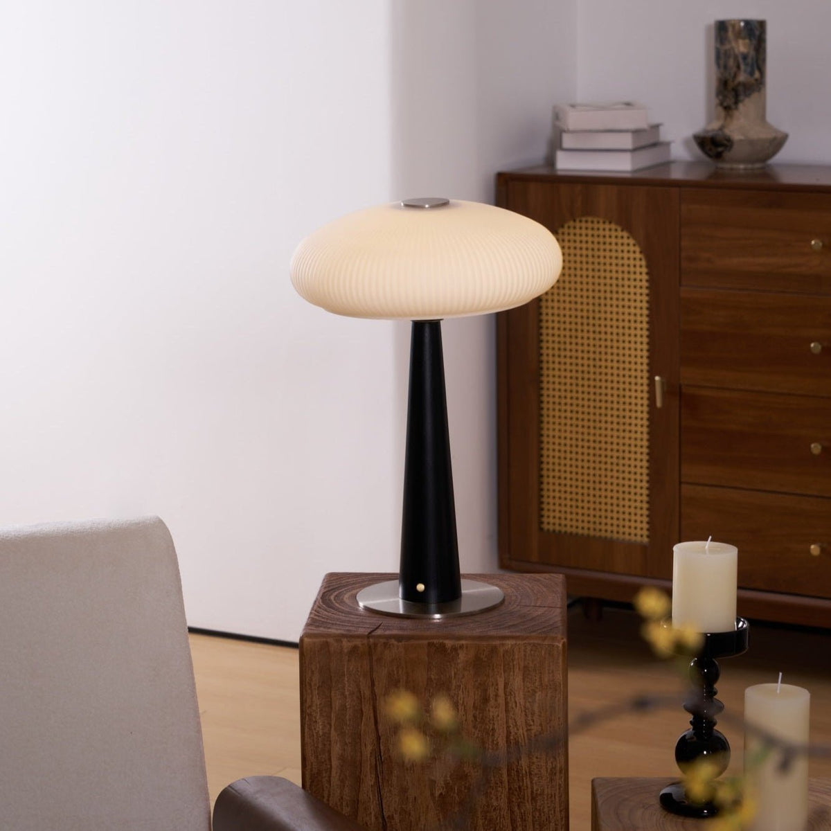 Aeruno Table Lamp