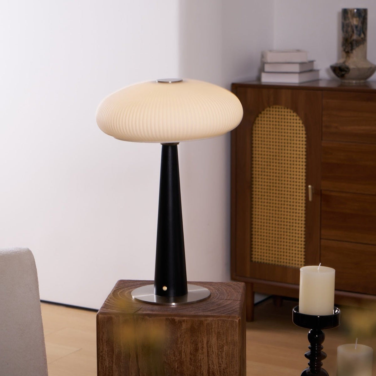 Aeruno Table Lamp