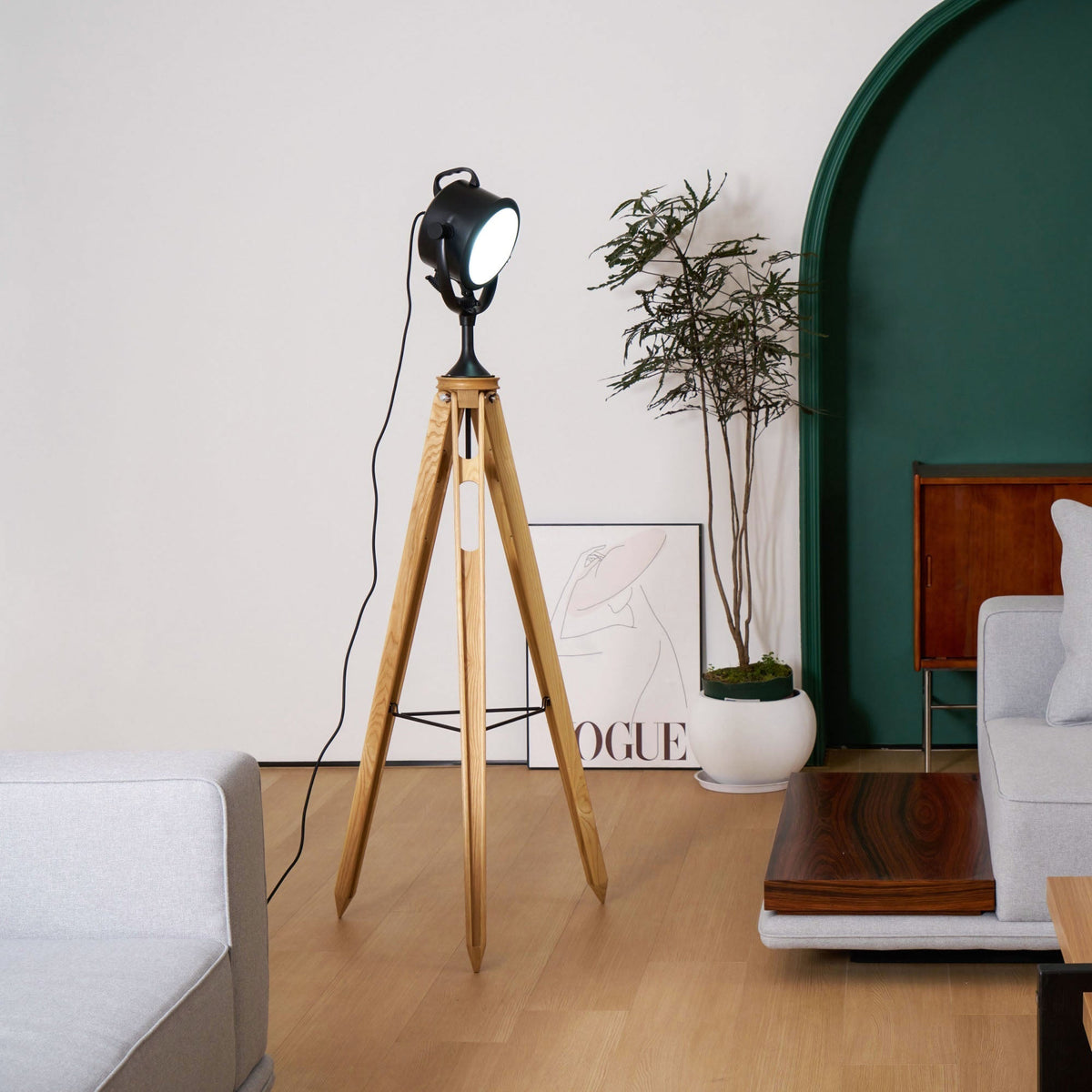 Alfred Tripod Floor Lamp