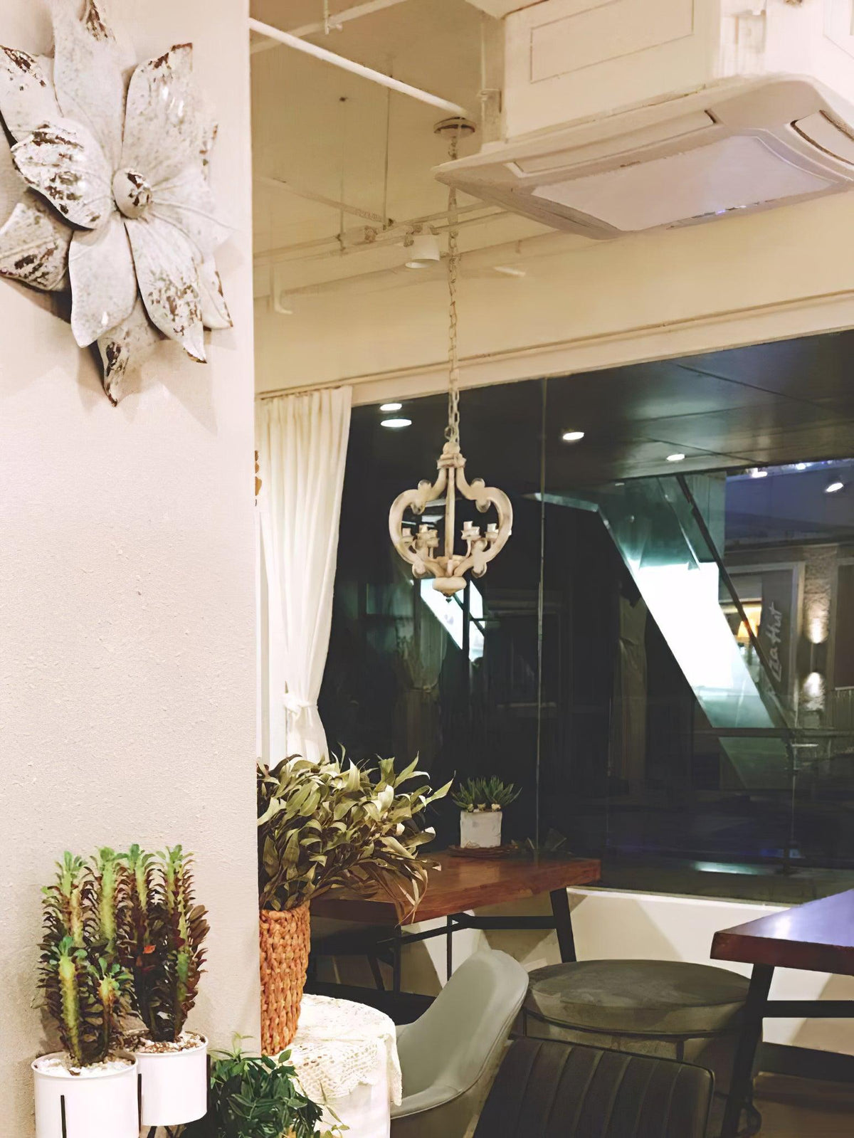 Antique White Style Chandelier - view 39