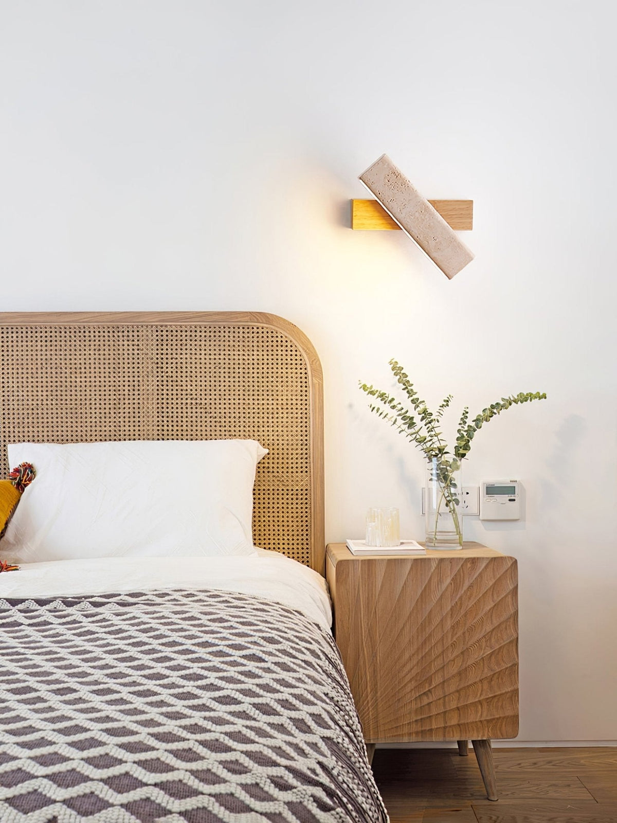 Axis Linear Wall Lamp - view 3