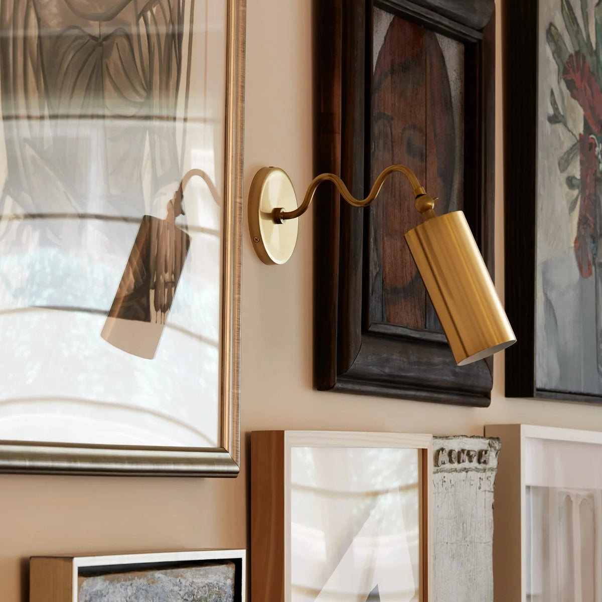 Bea Wall Lamp