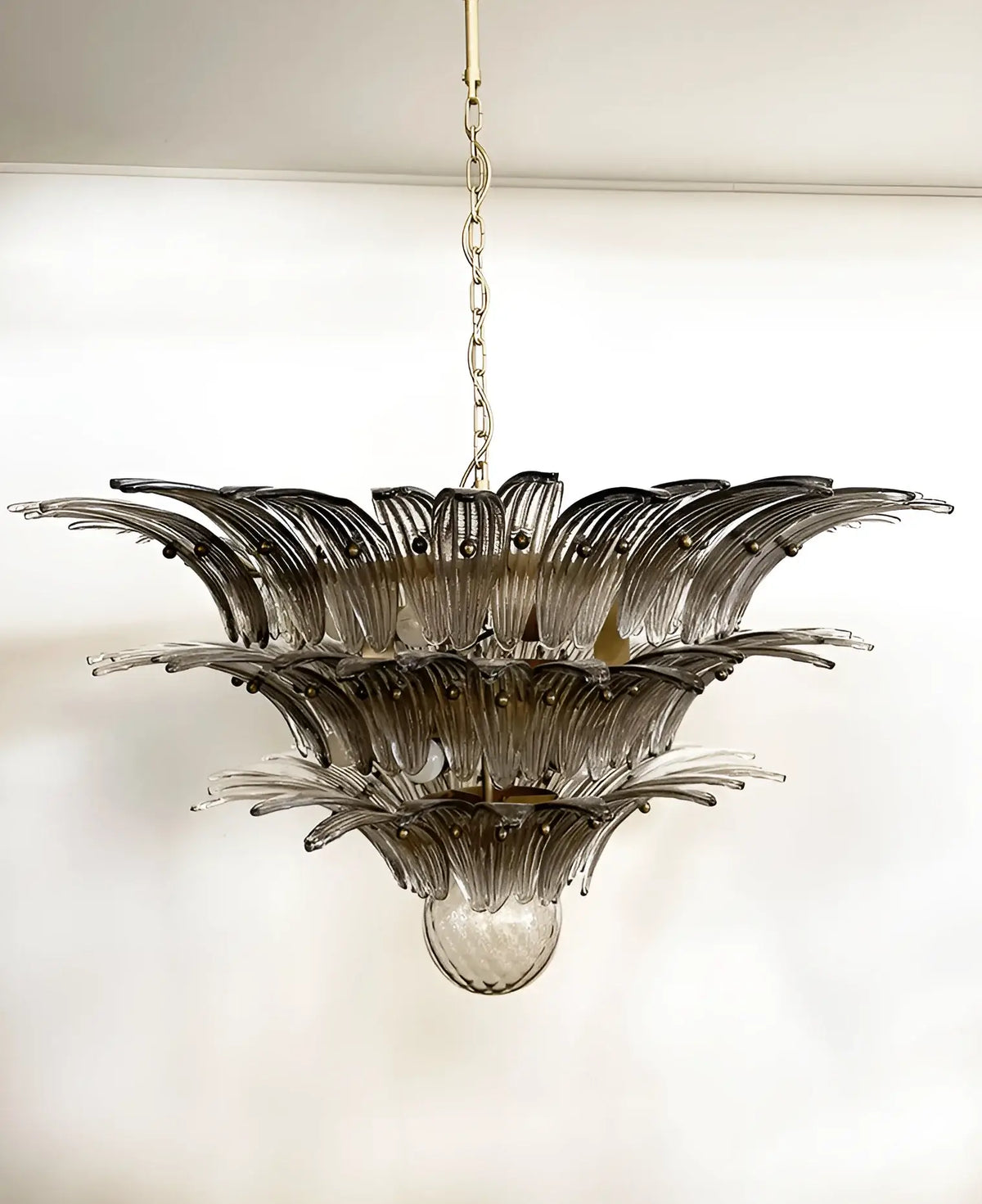 Beautifully Murano Palmette Smoked Chandelier - view 15