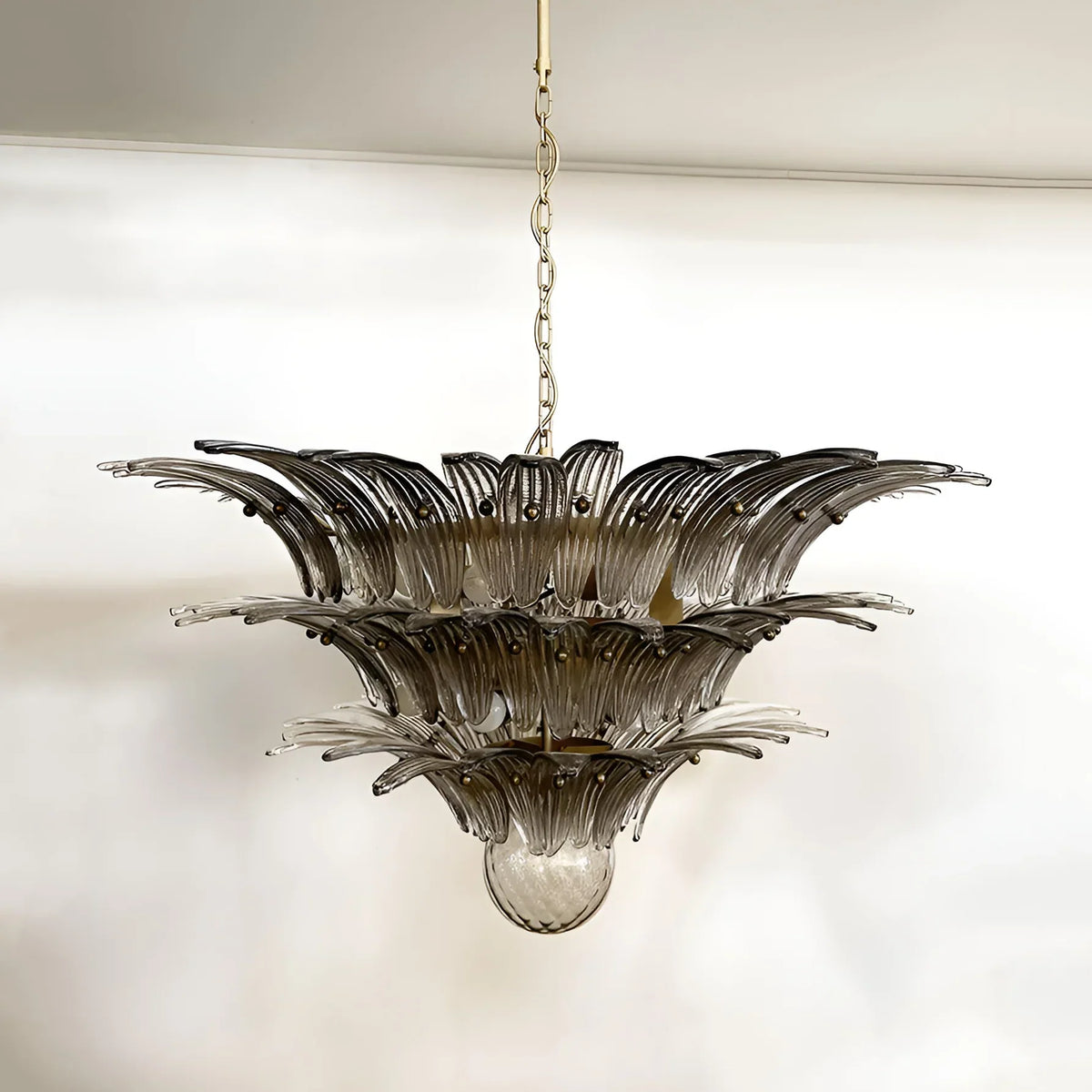 Beautifully Murano Palmette Smoked Chandelier - view 16