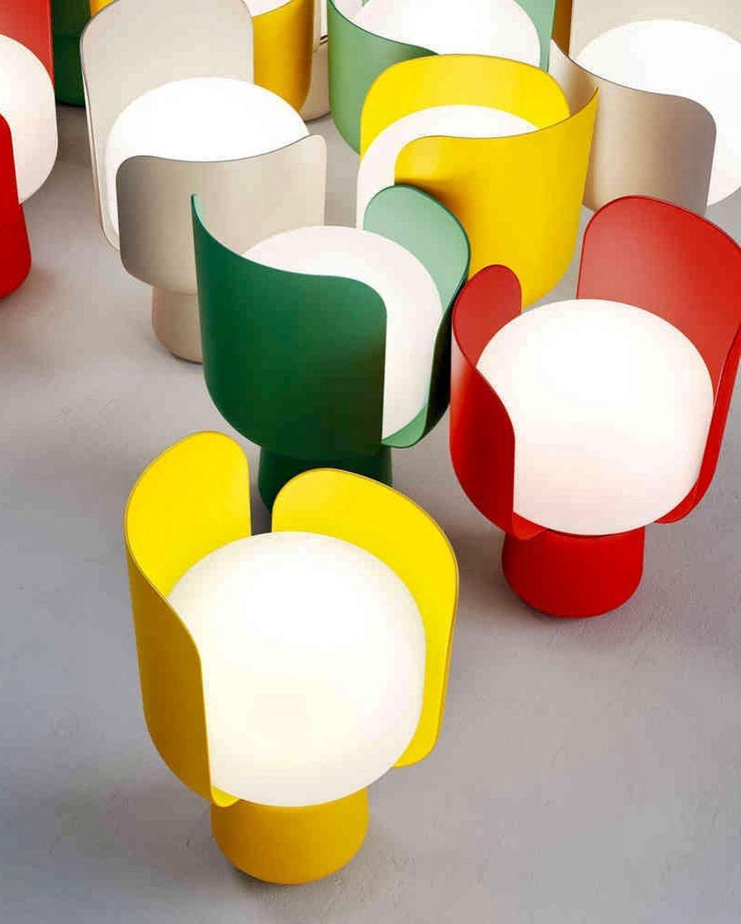 Petals Glass Table Lamp - view 28