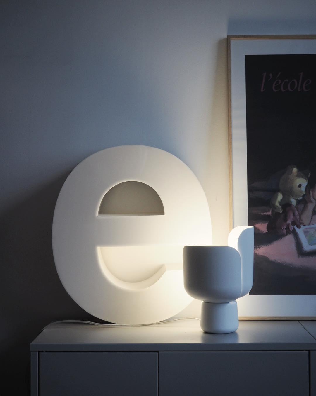 Petals Glass Table Lamp - view 17