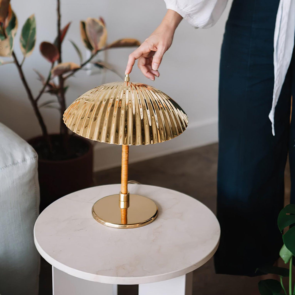 Brass Shell Table Lamp - view 9