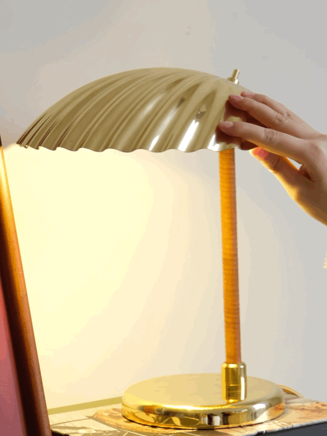 Brass Shell Table Lamp - view 40