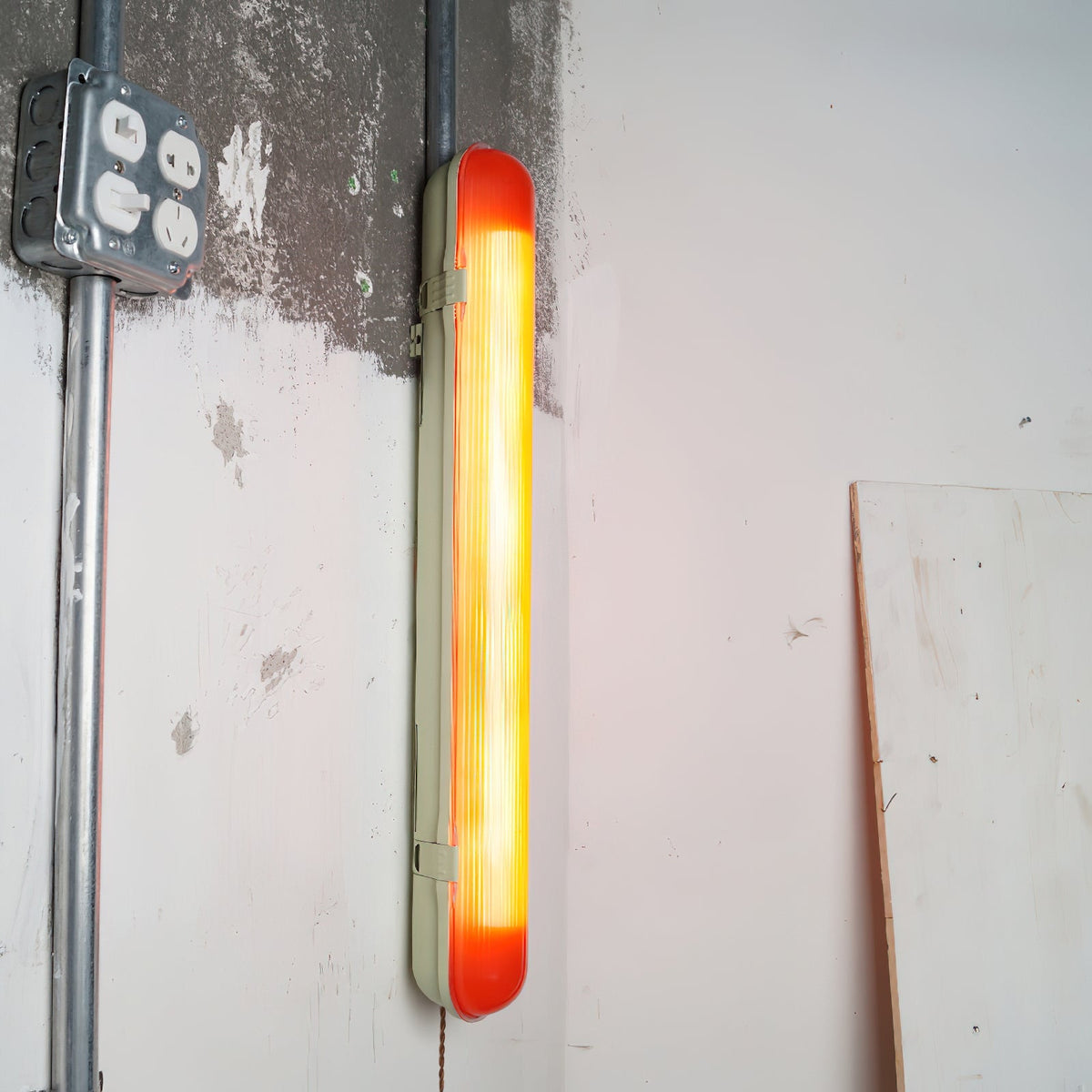 Capsules Joy Plug-in Wall Lamp