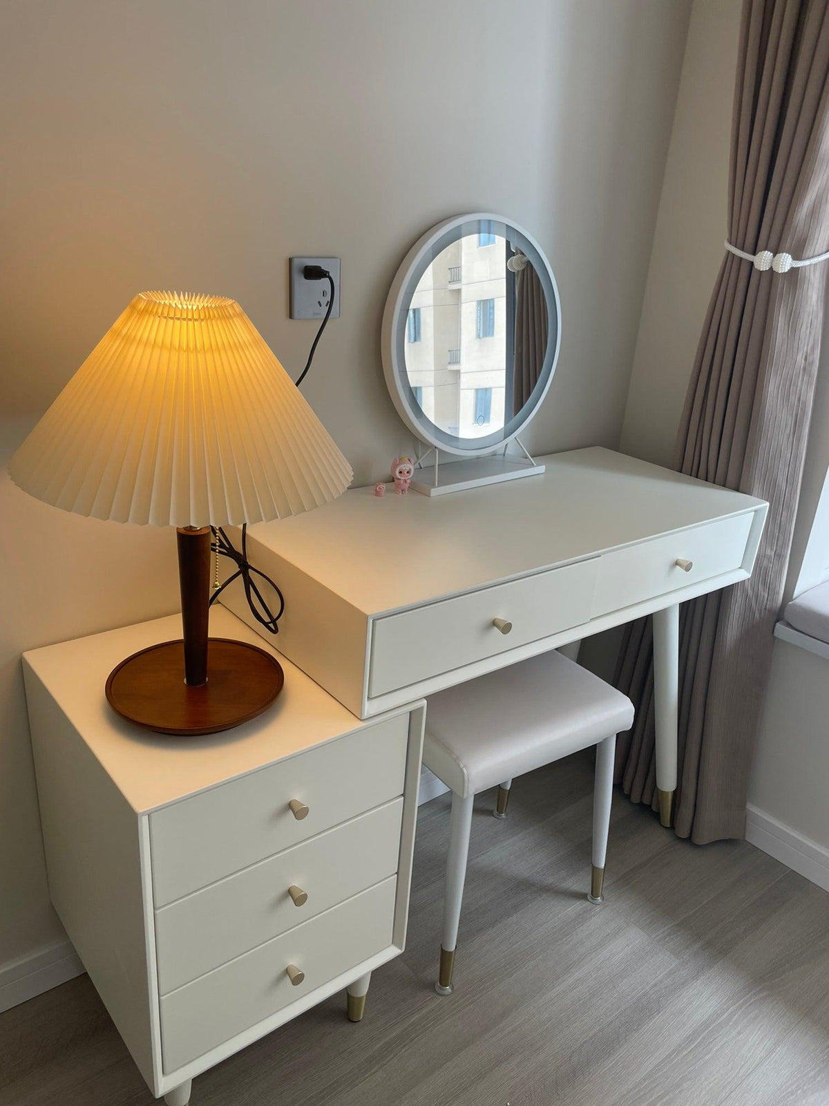 Cone Pleated Fabric Table Lamp - view 17