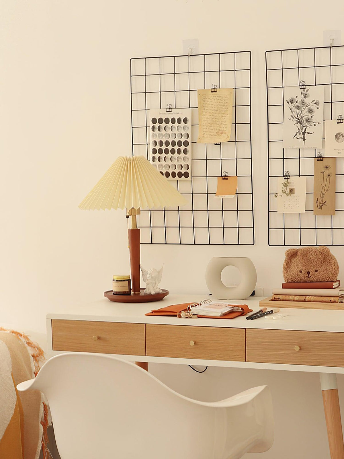 Cone Pleated Fabric Table Lamp - view 31