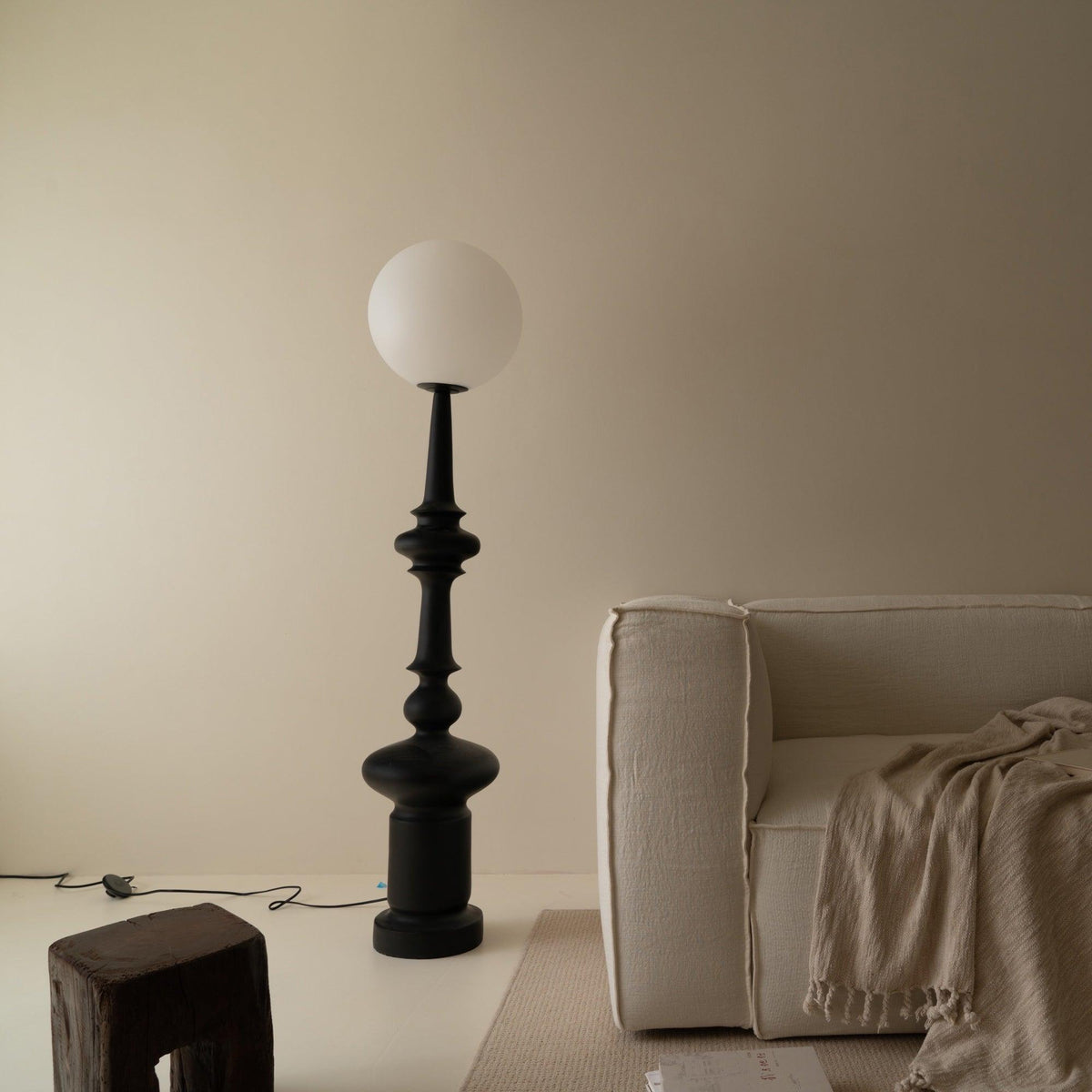 Roman Column Floor Lamp - view 11