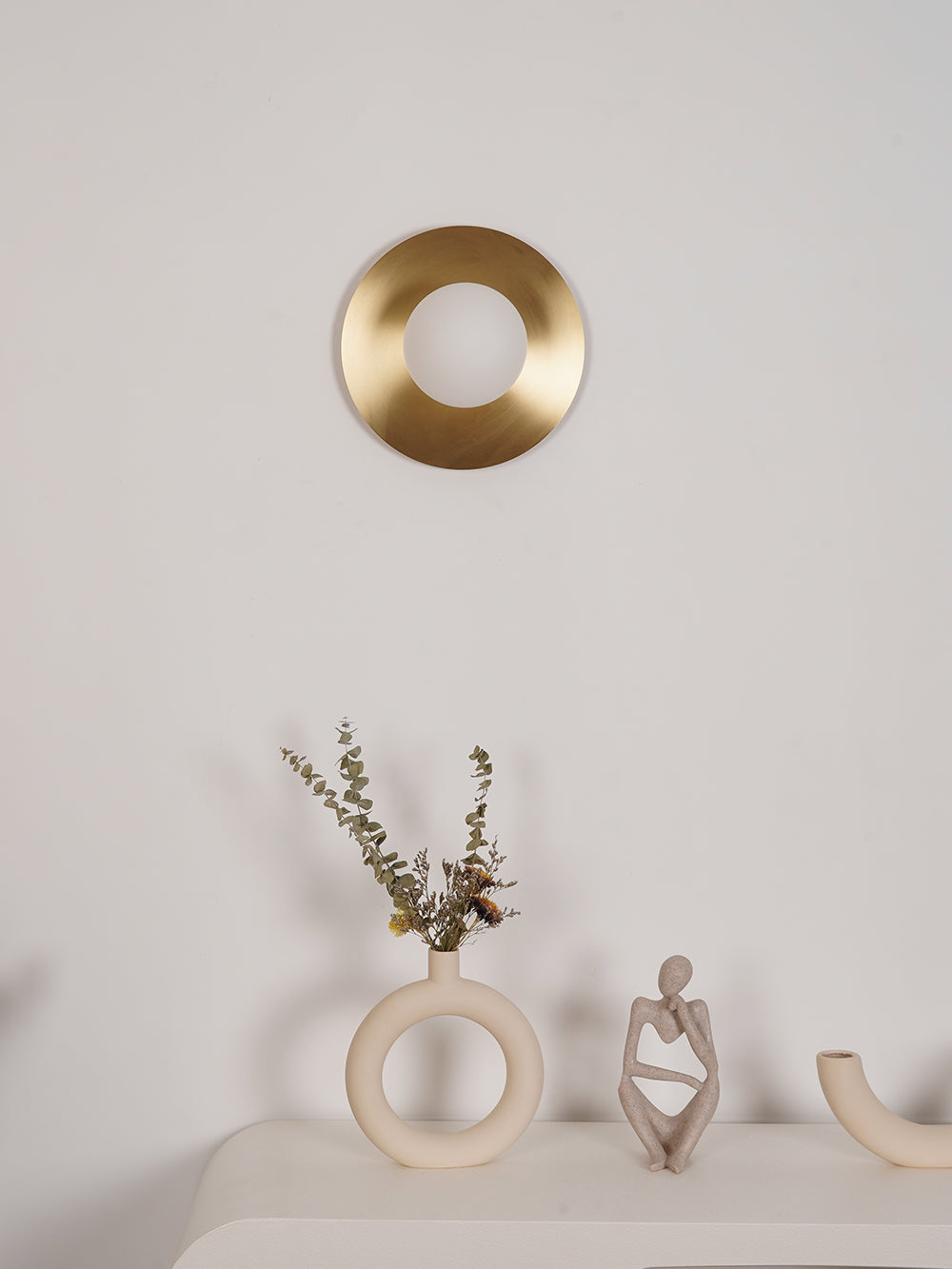 Corona Round Wall Lamp