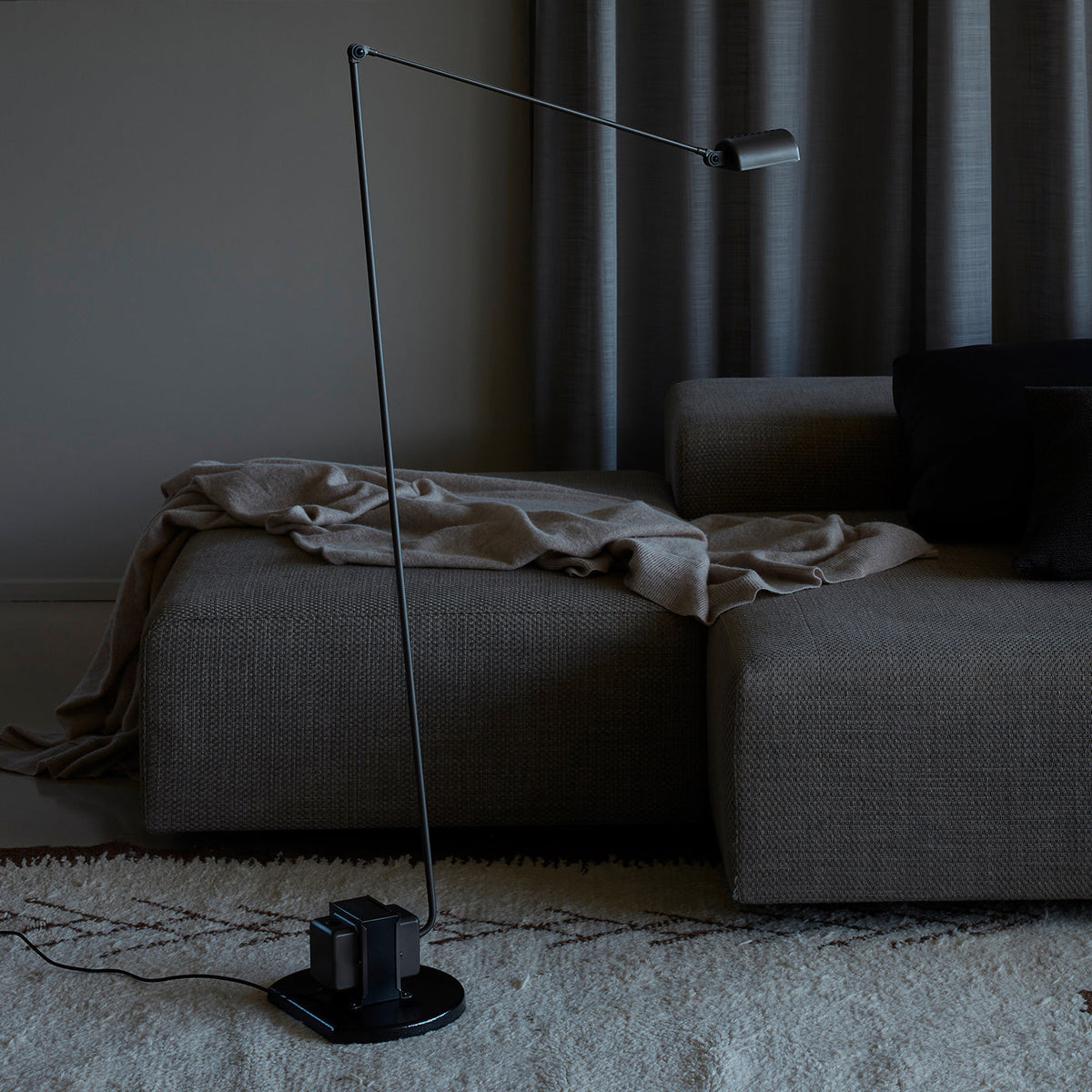 Daphine Floor Lamp - view 13