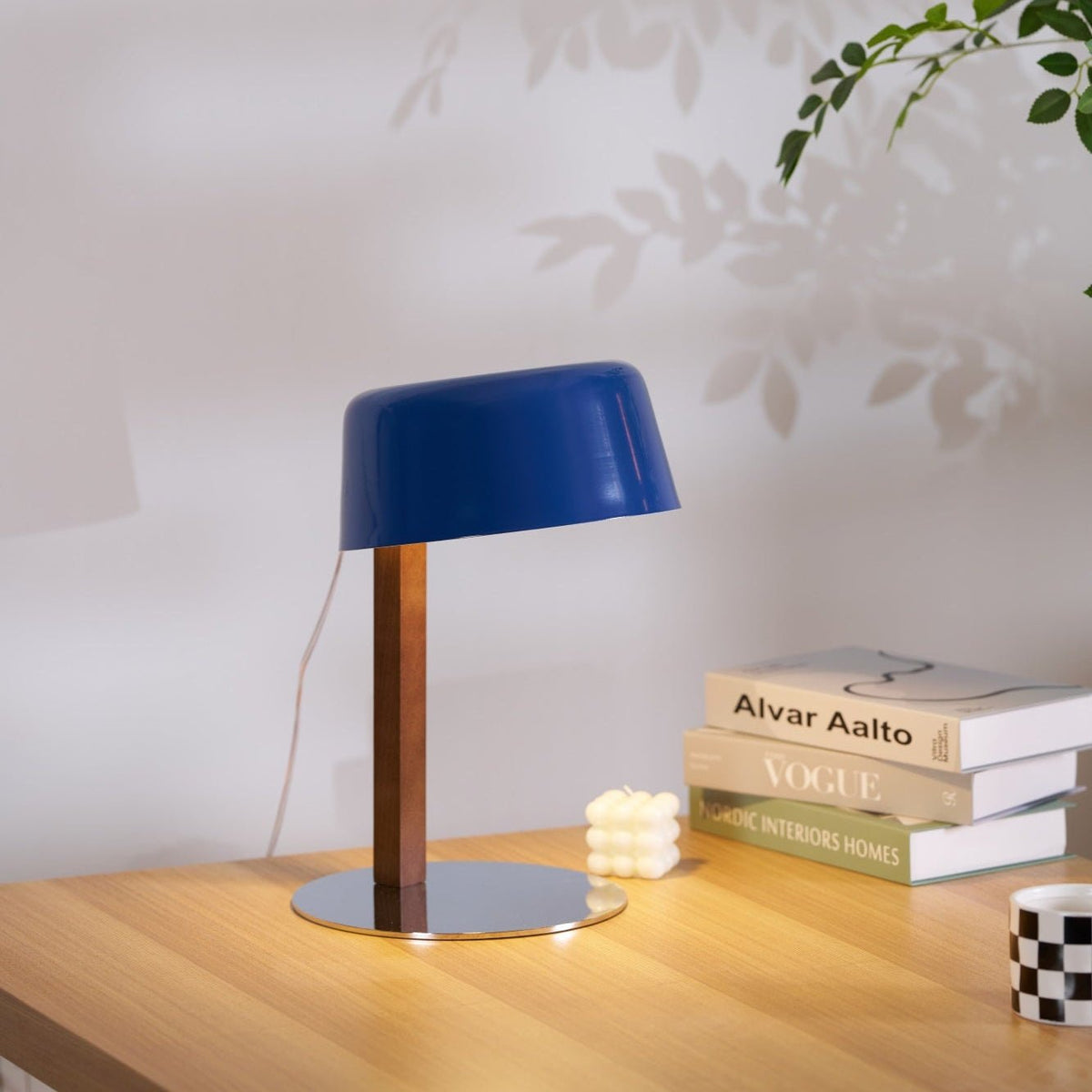 Dario Tilted Table Lamp