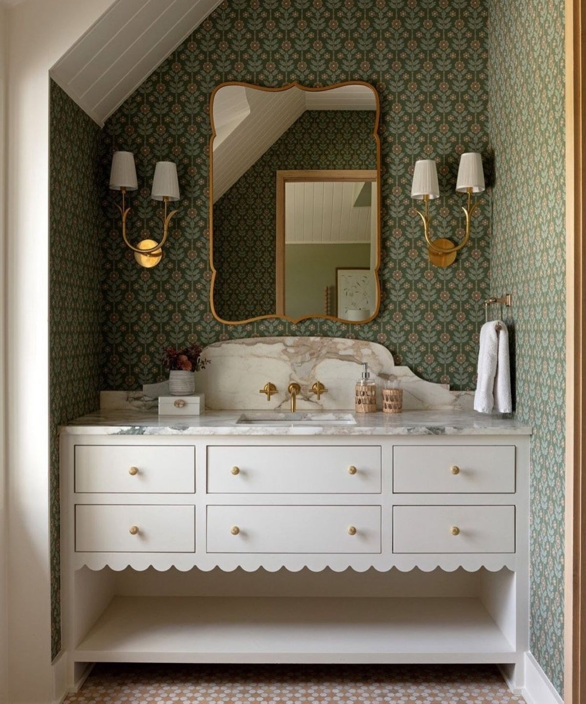 Deering Wall Lamp