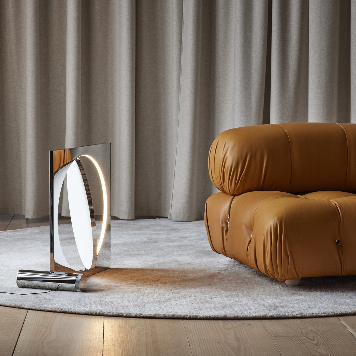 Eclipse Mirror Table Lamp