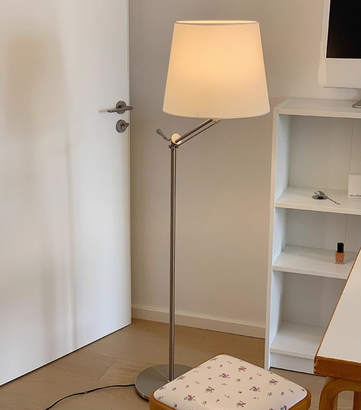 Eichholtz Medea Floor Lamp - view 8