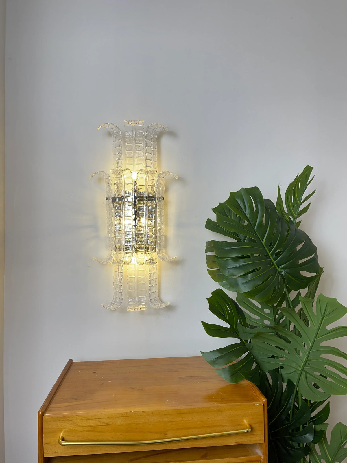 Elegant Murano Leaf Shape Glass Wall Sconce - view 3