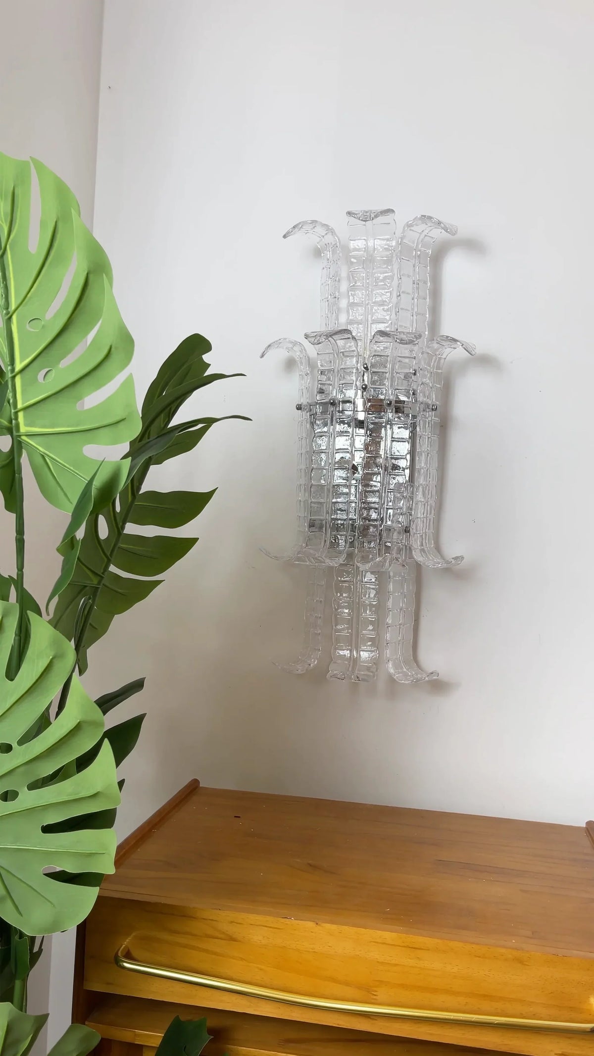 Elegant Murano Leaf Shape Glass Wall Sconce - view 9