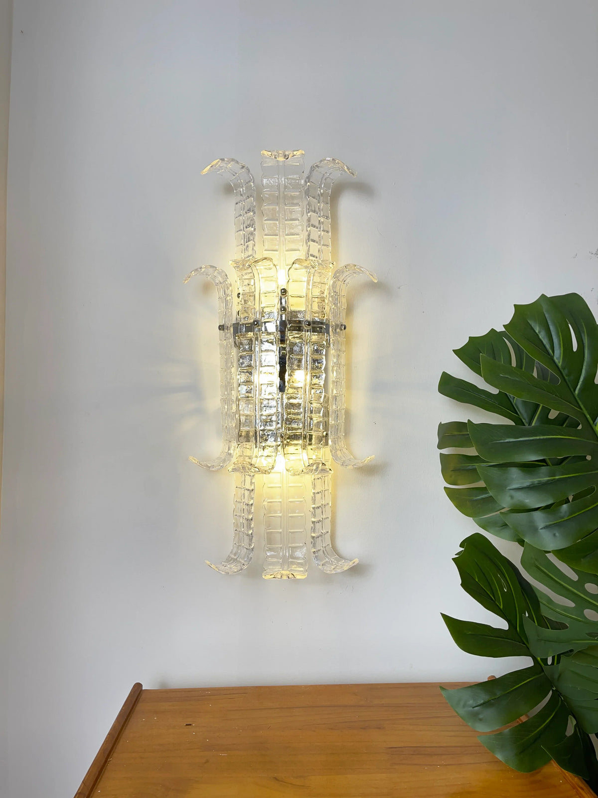 Elegant Murano Leaf Shape Glass Wall Sconce - view 7