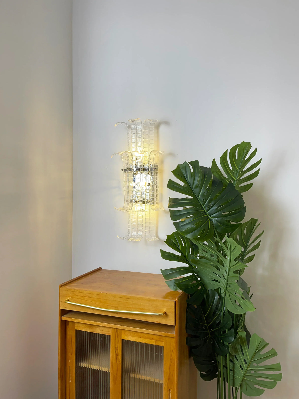 Elegant Murano Leaf Shape Glass Wall Sconce - view 8