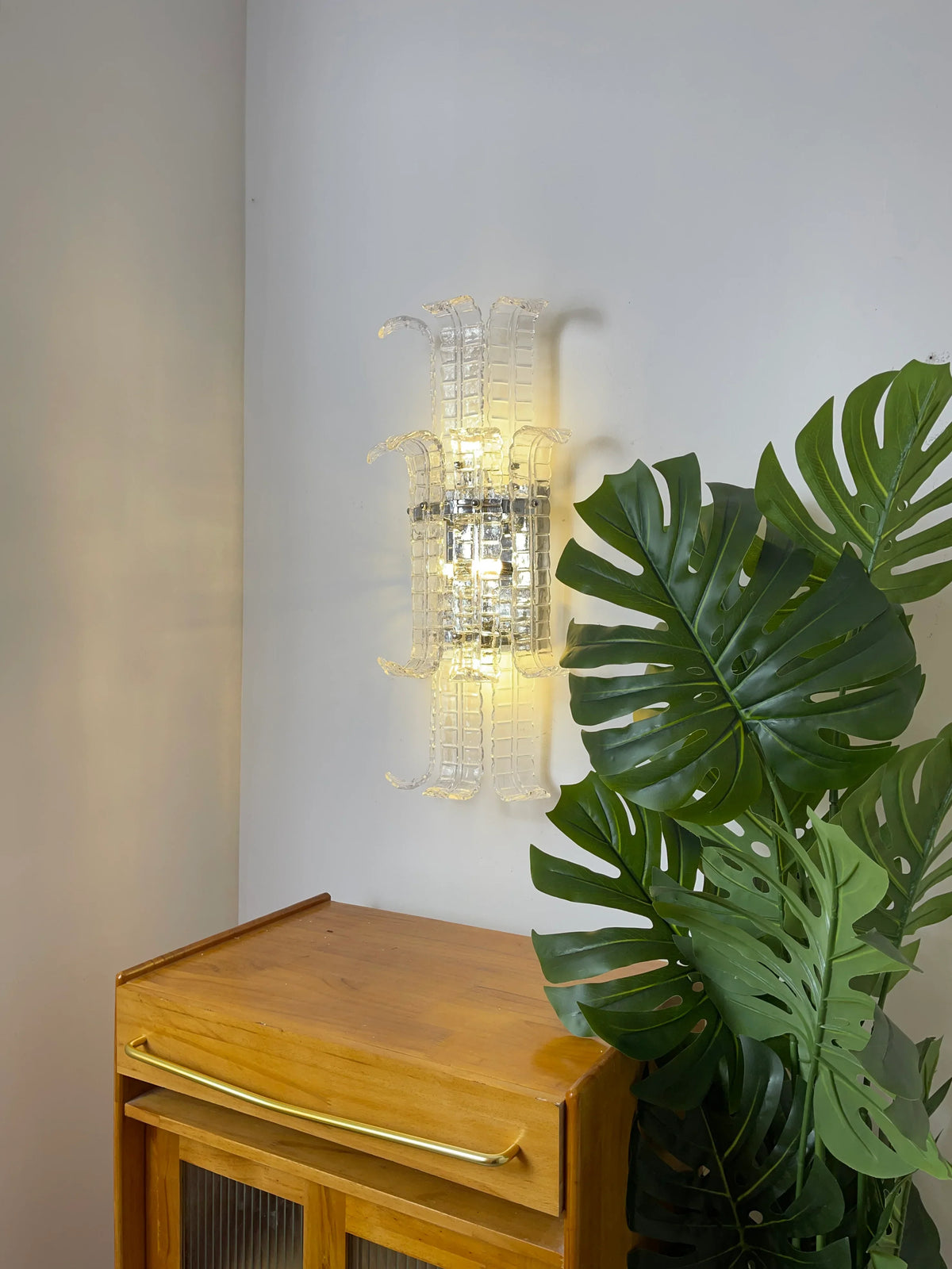 Elegant Murano Leaf Shape Glass Wall Sconce - view 4