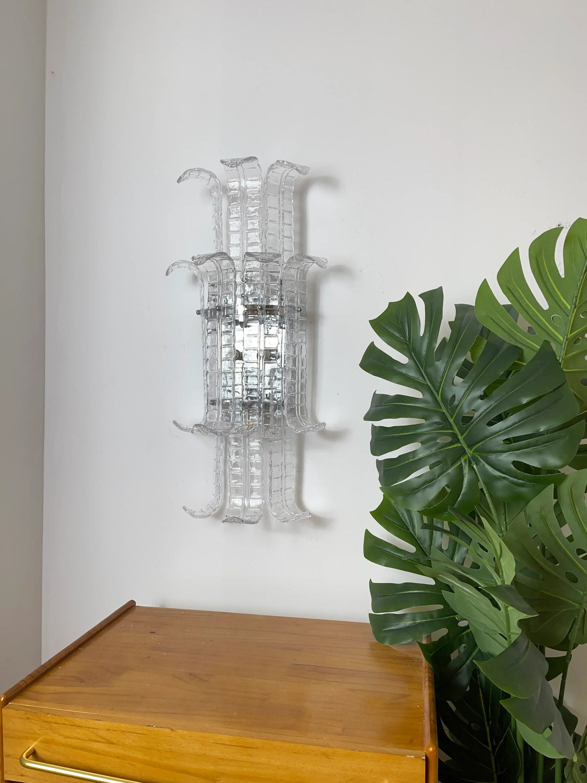 Elegant Murano Leaf Shape Glass Wall Sconce - view 5