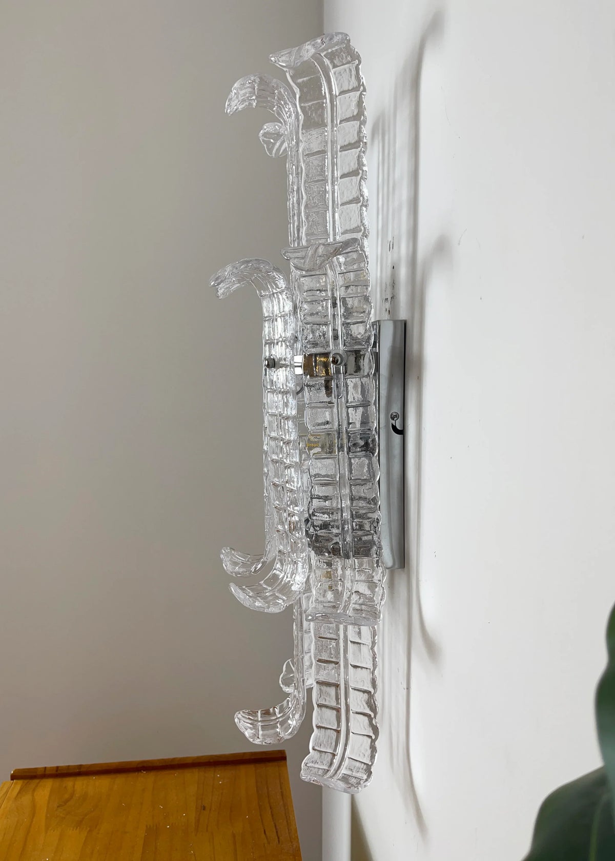 Elegant Murano Leaf Shape Glass Wall Sconce - view 11