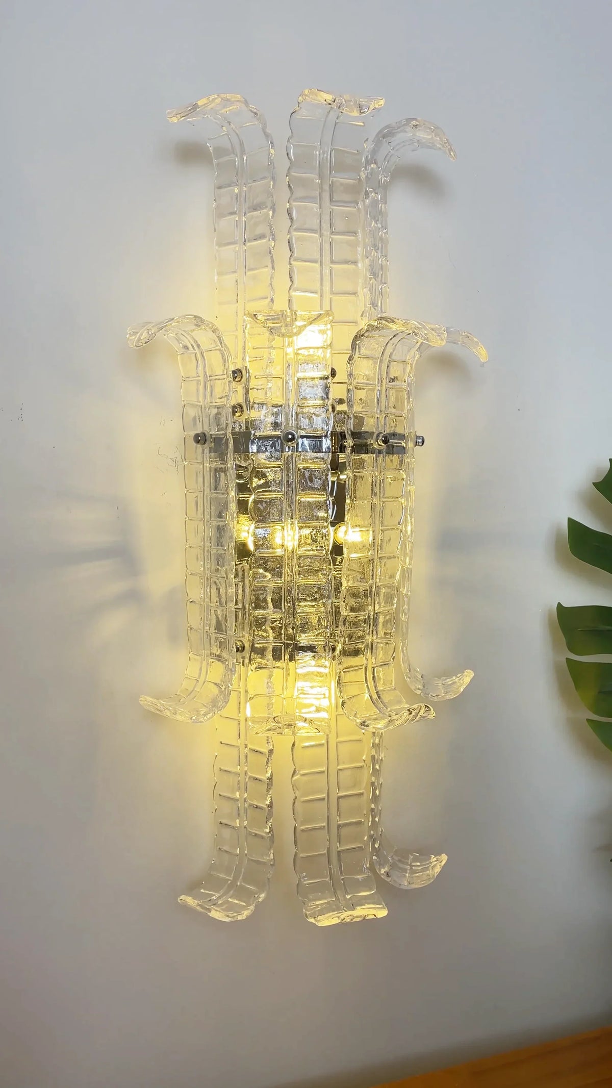 Elegant Murano Leaf Shape Glass Wall Sconce - view 10