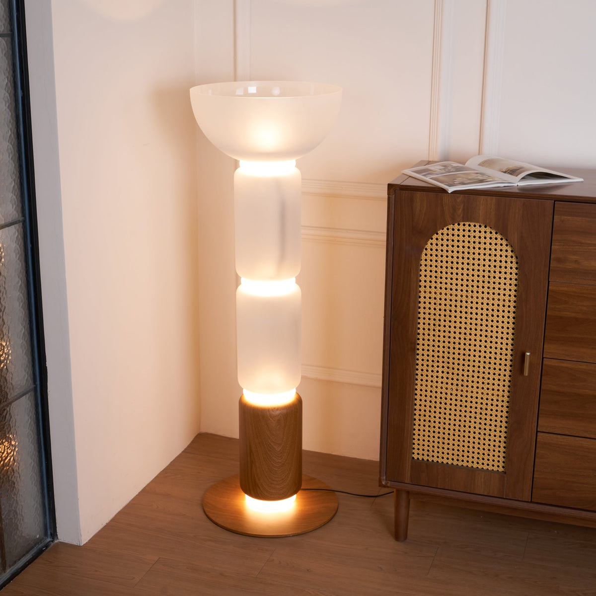 Ficupala Floor Lamp - view 2