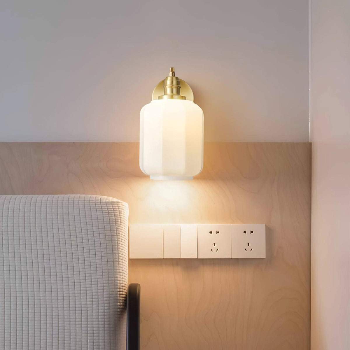 Henry Wall Lamp