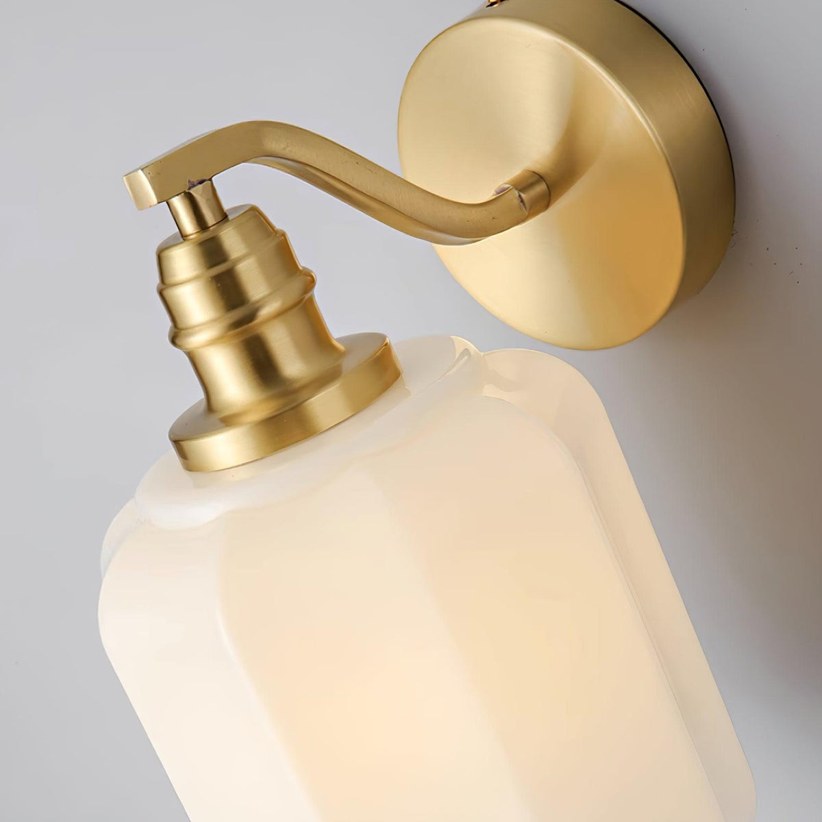 Henry Wall Lamp