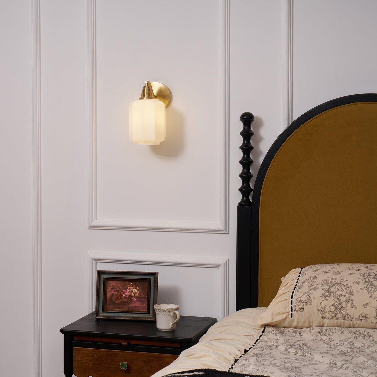 Henry Wall Lamp