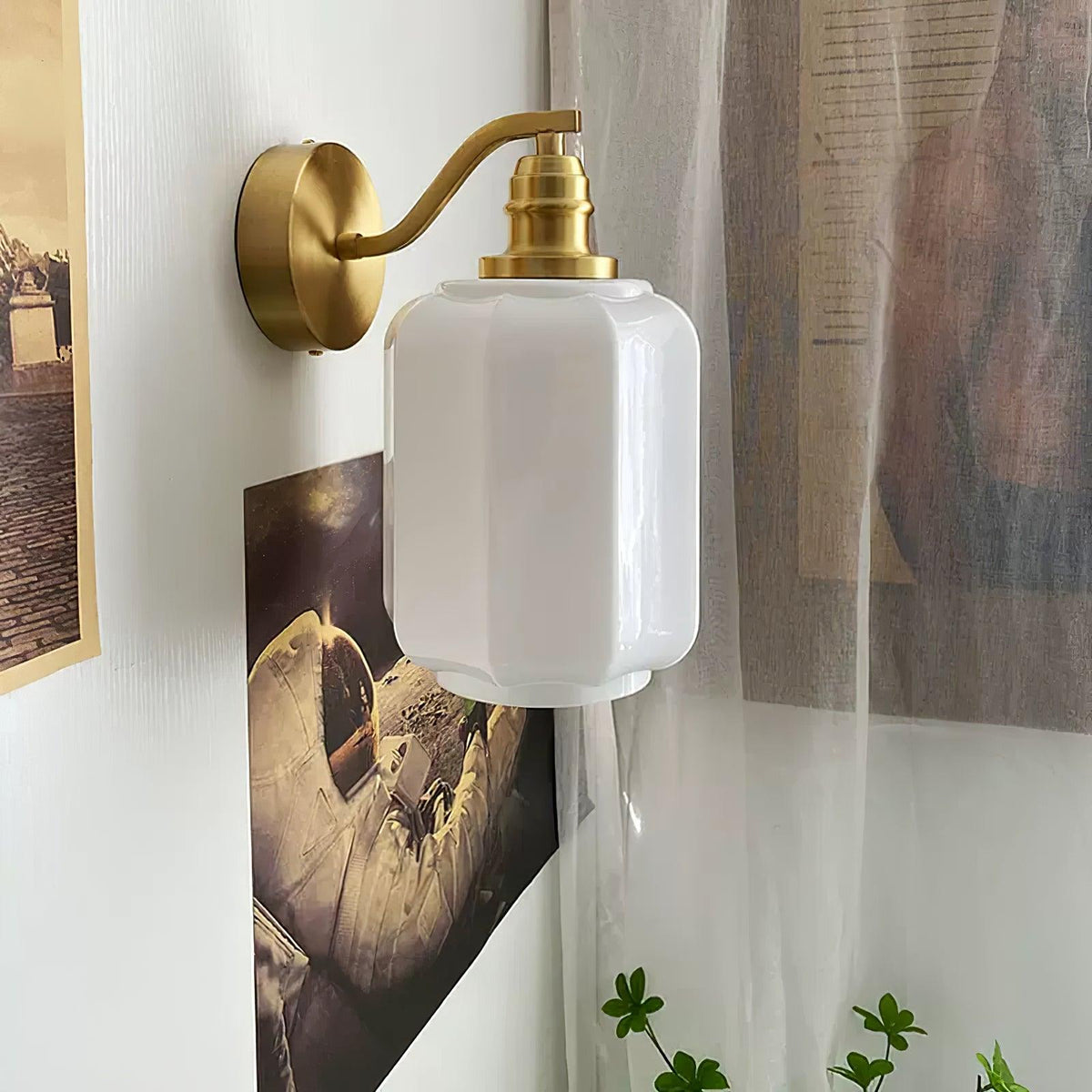 Henry Wall Lamp