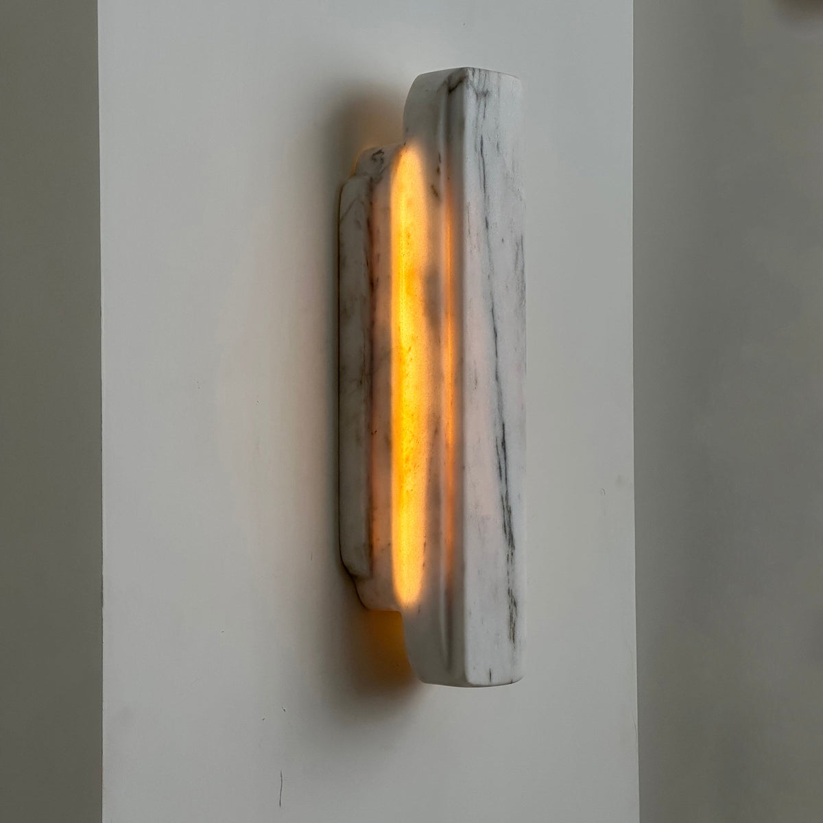 Jewel Onyx Wall Lamp