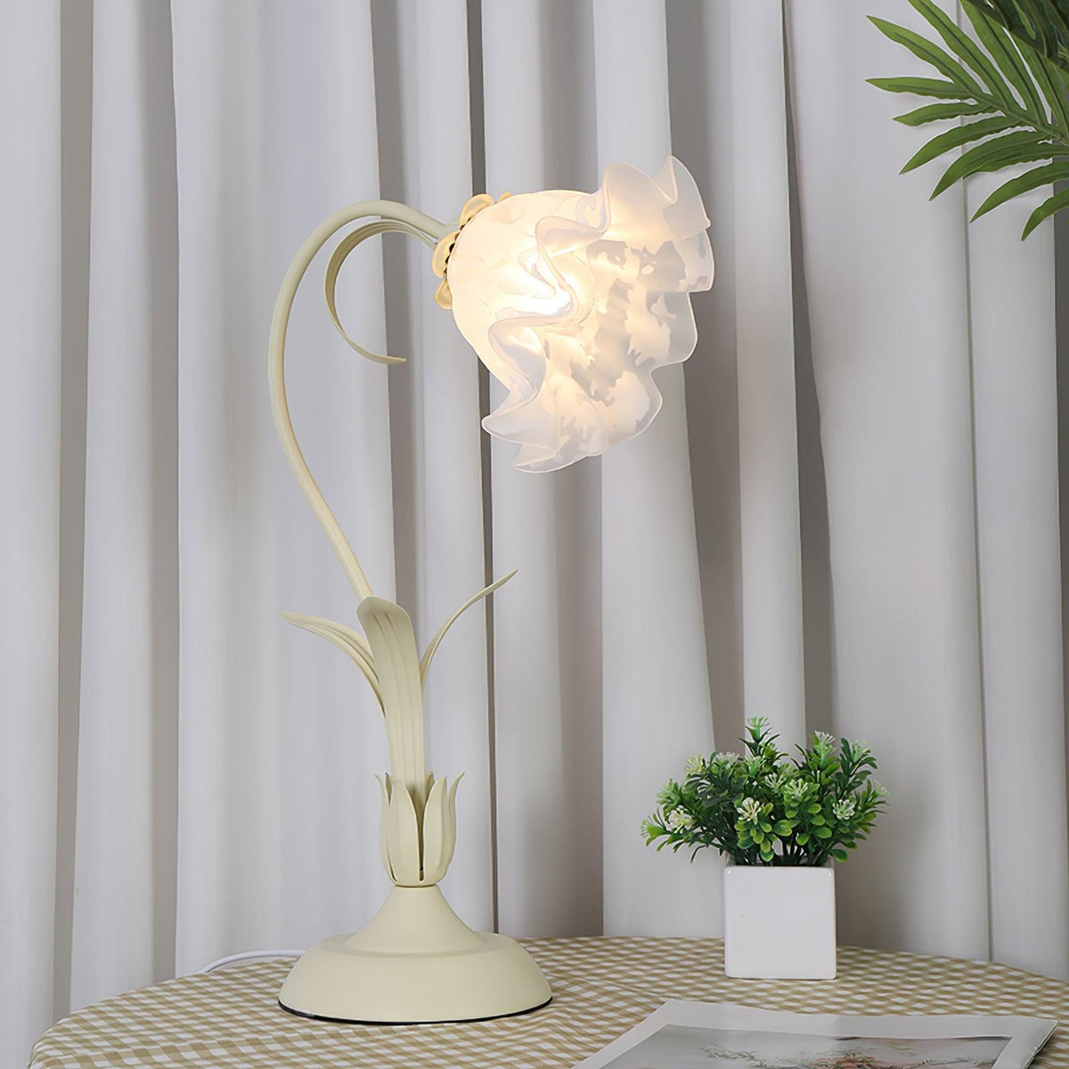 Lily of the Valley Table Lamp - view 43