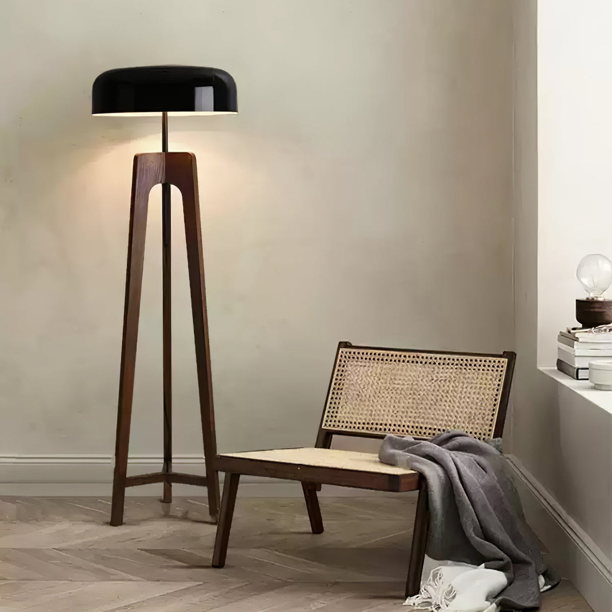 Linea Floor Lamp - view 3