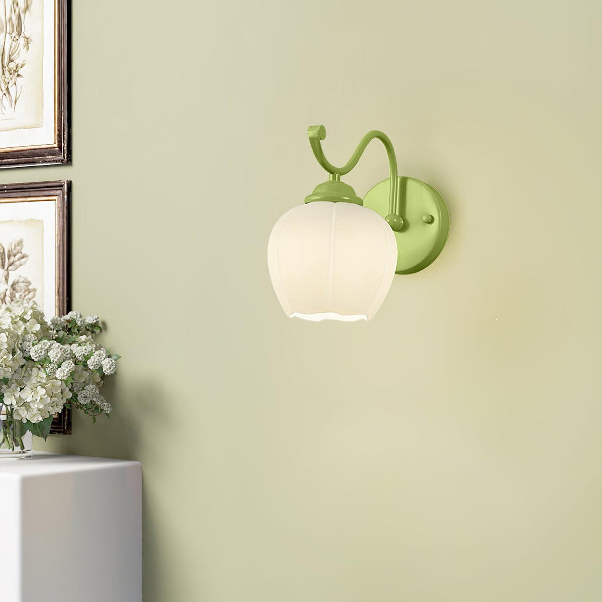Lomance Lily Wall Lamp