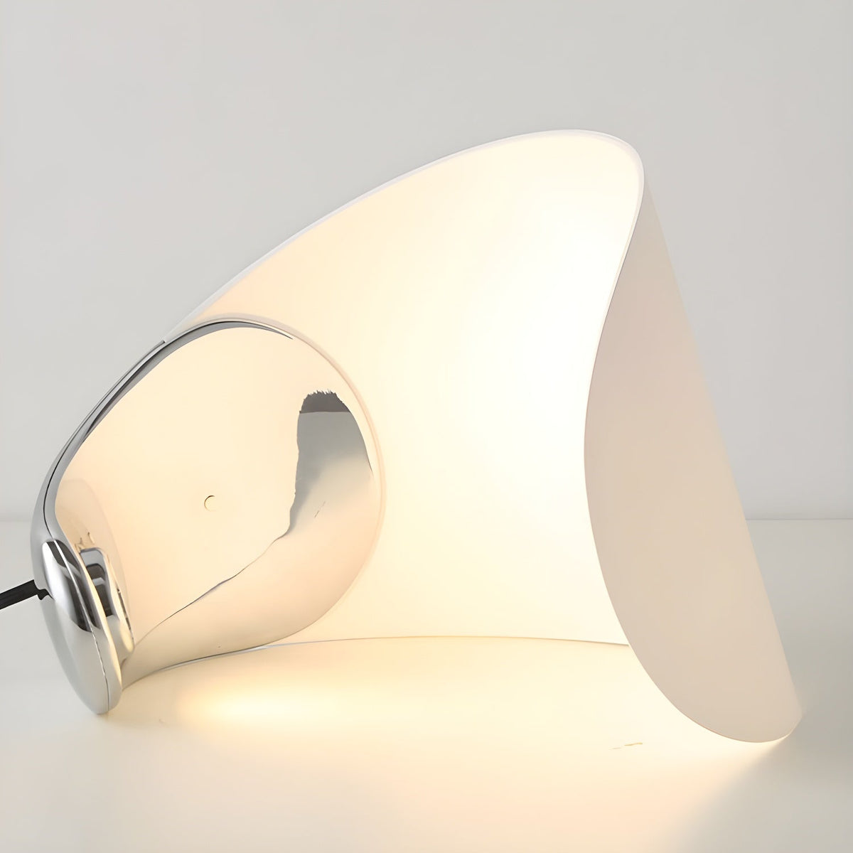 Luna Flow Table Lamp - view 9