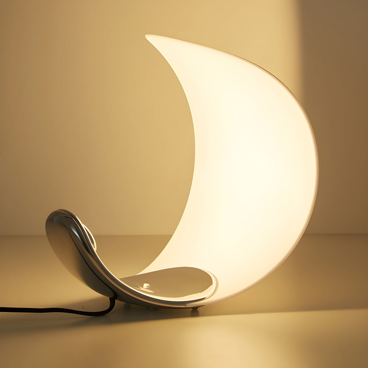 Luna Flow Table Lamp - view 3