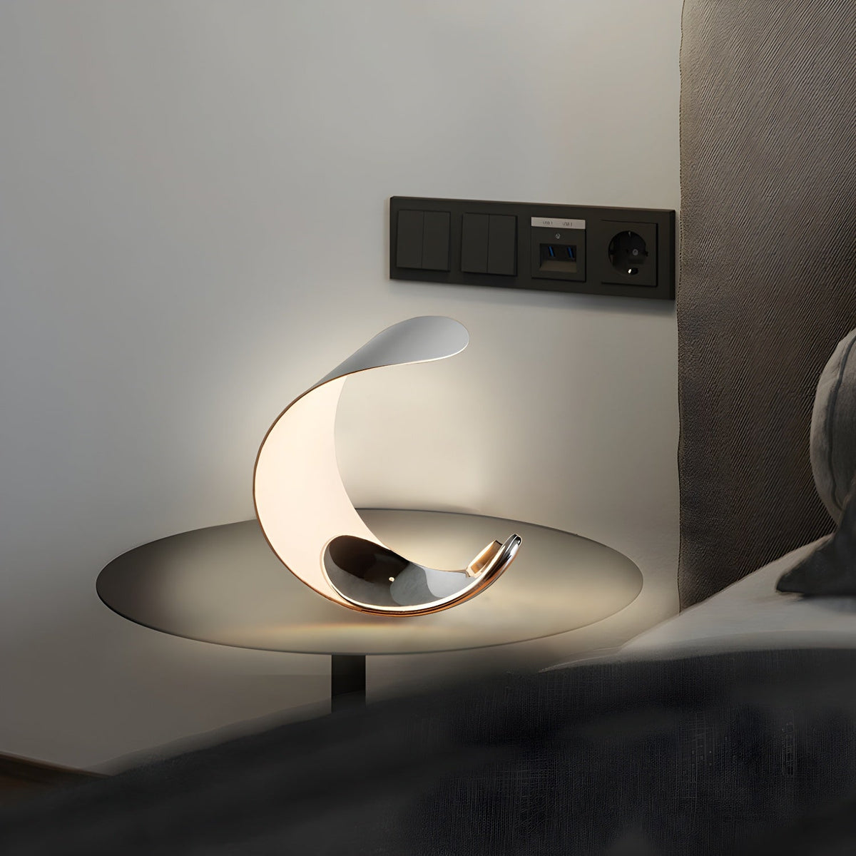 Luna Flow Table Lamp - view 5