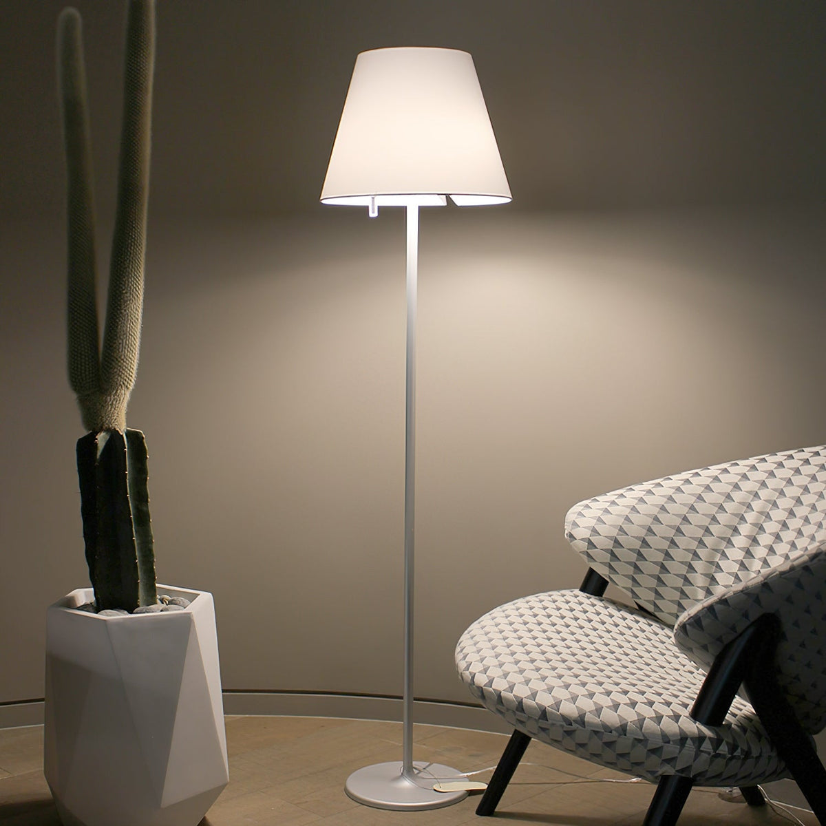 Melampo Floor Lamp - view 3