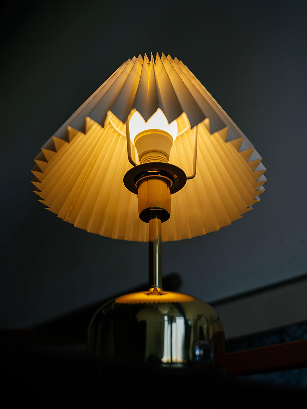 Metal Antique Table Lamp - view 14