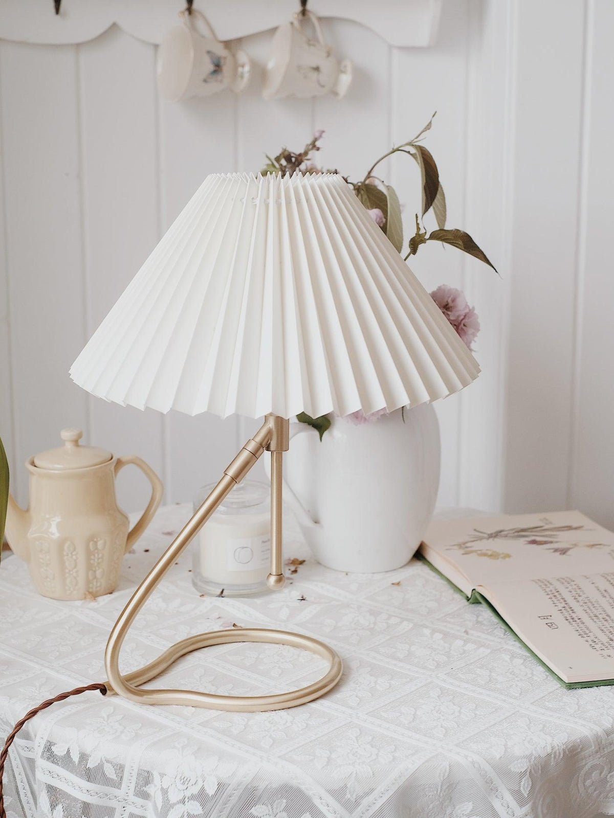 Levitate Pleated Table Lamp - view 13