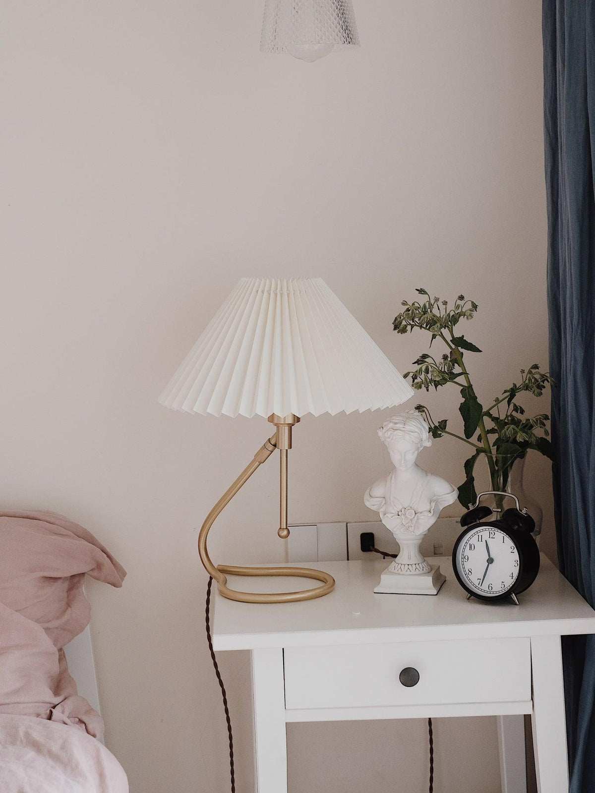 Levitate Pleated Table Lamp - view 17
