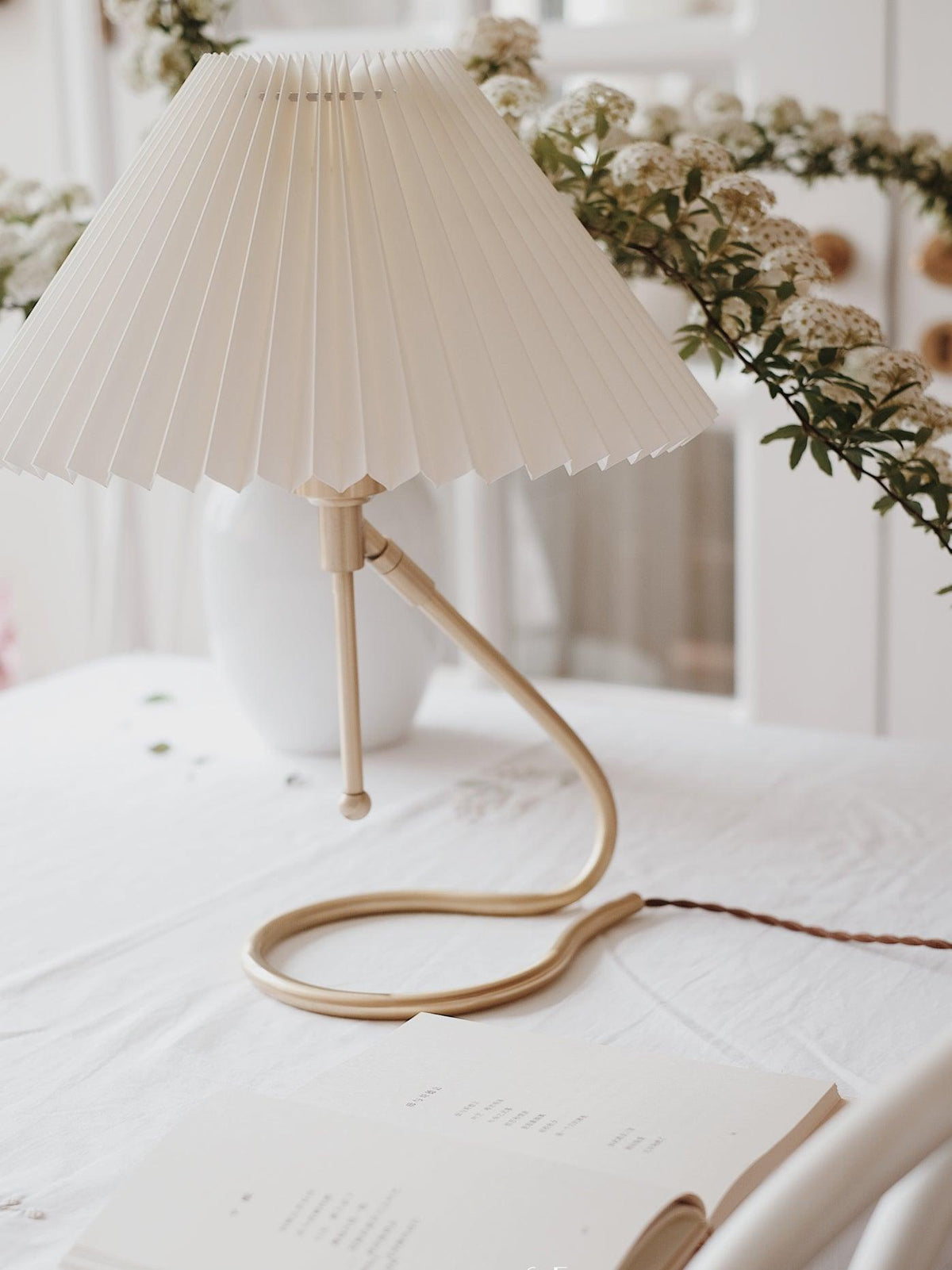 Levitate Pleated Table Lamp - view 18
