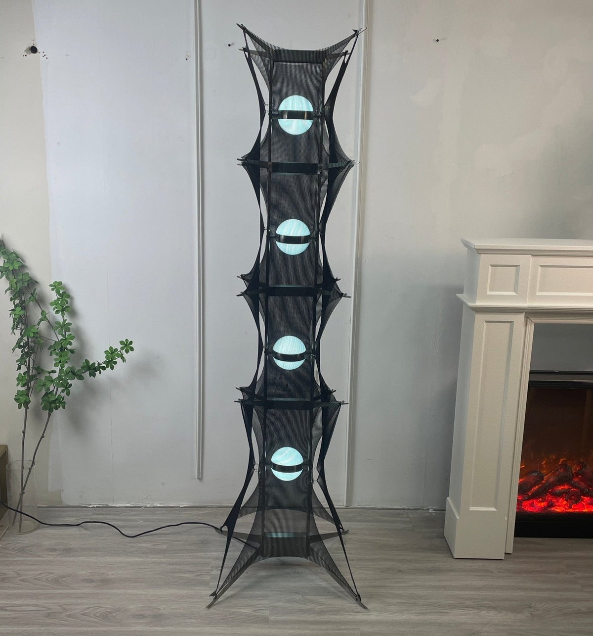 Noir Mesh Tower Floor Lamp